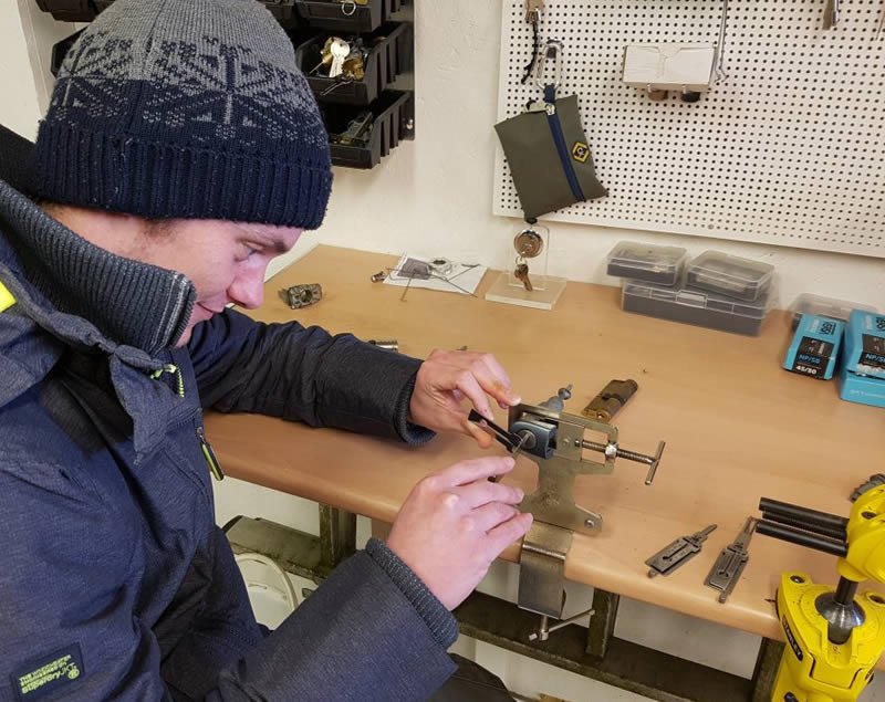 Locksmith Training 2